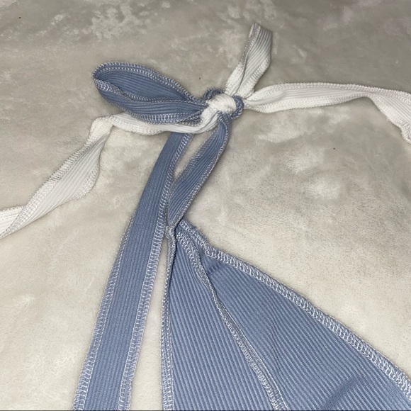 COLOUR BLOCK LACE UP FRONT HALTER TOP - Picture 12 of 13